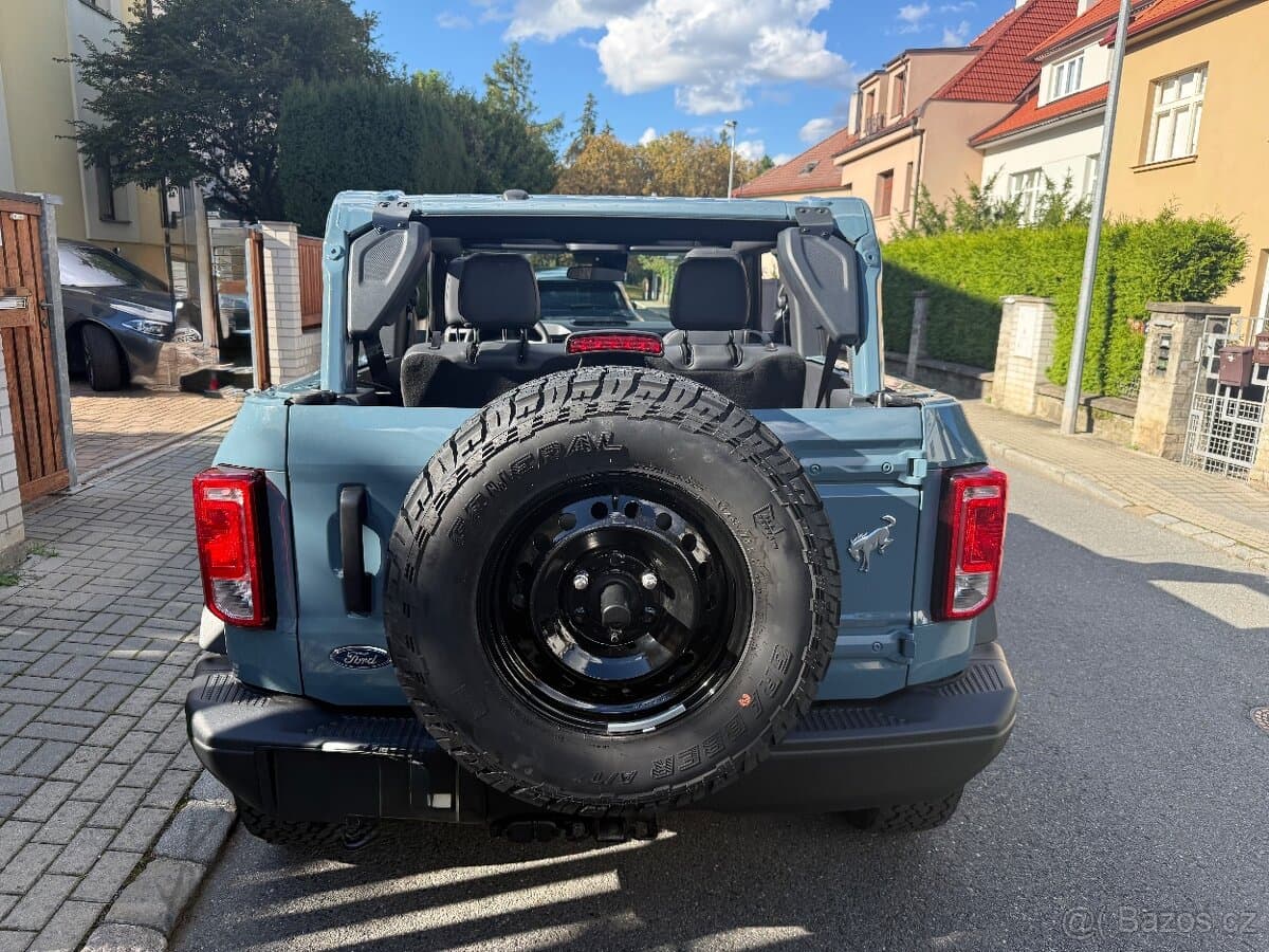2023 Ford BRONCO - 18