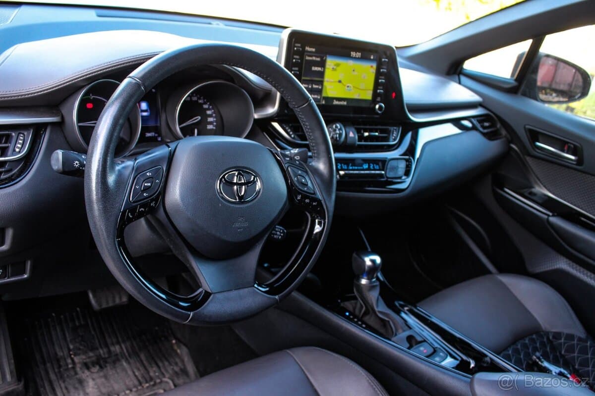 2020 Toyota C-HR - 18
