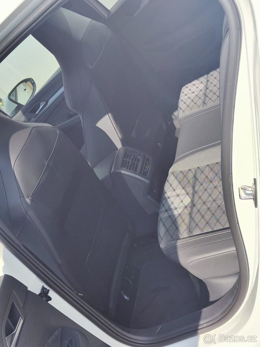 Volkswagen GOLF - 18