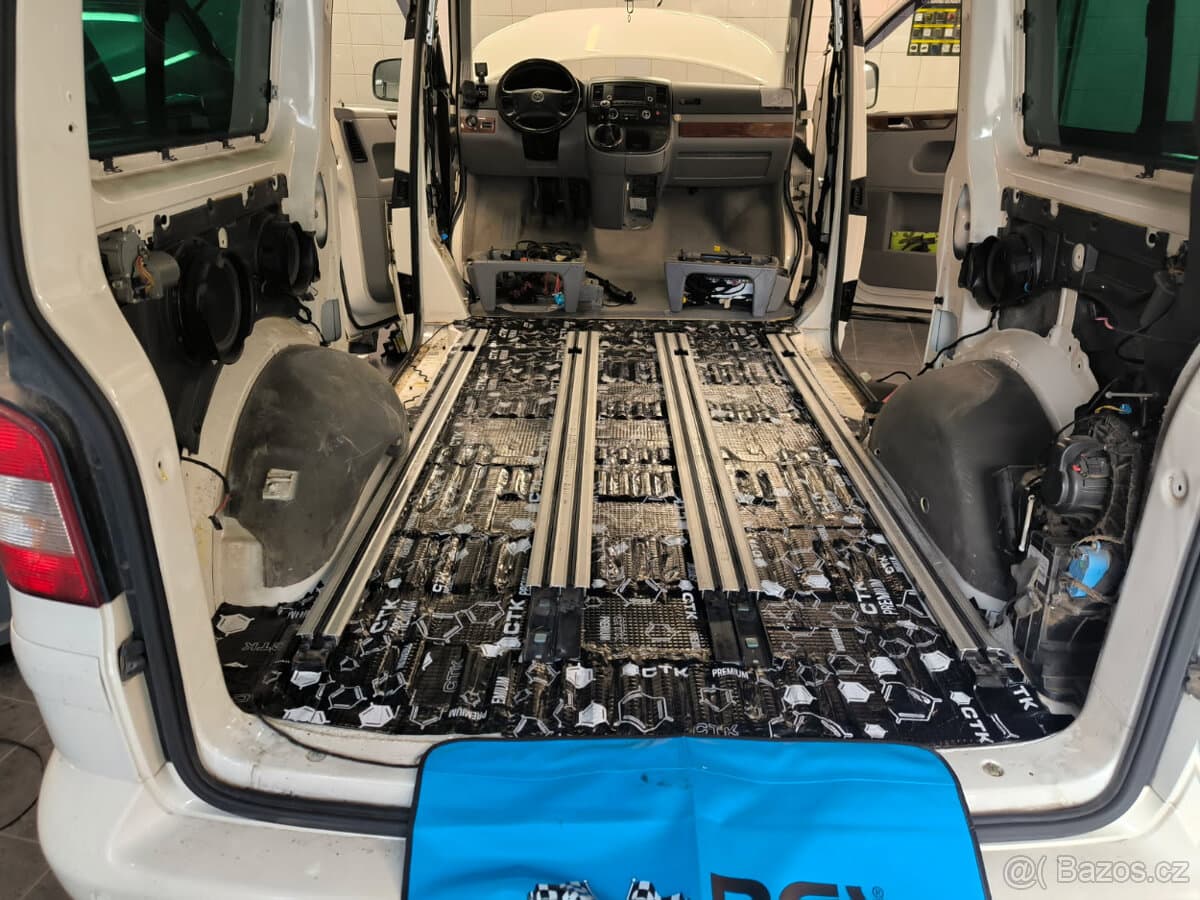 2006 Volkswagen MULTIVAN - 18