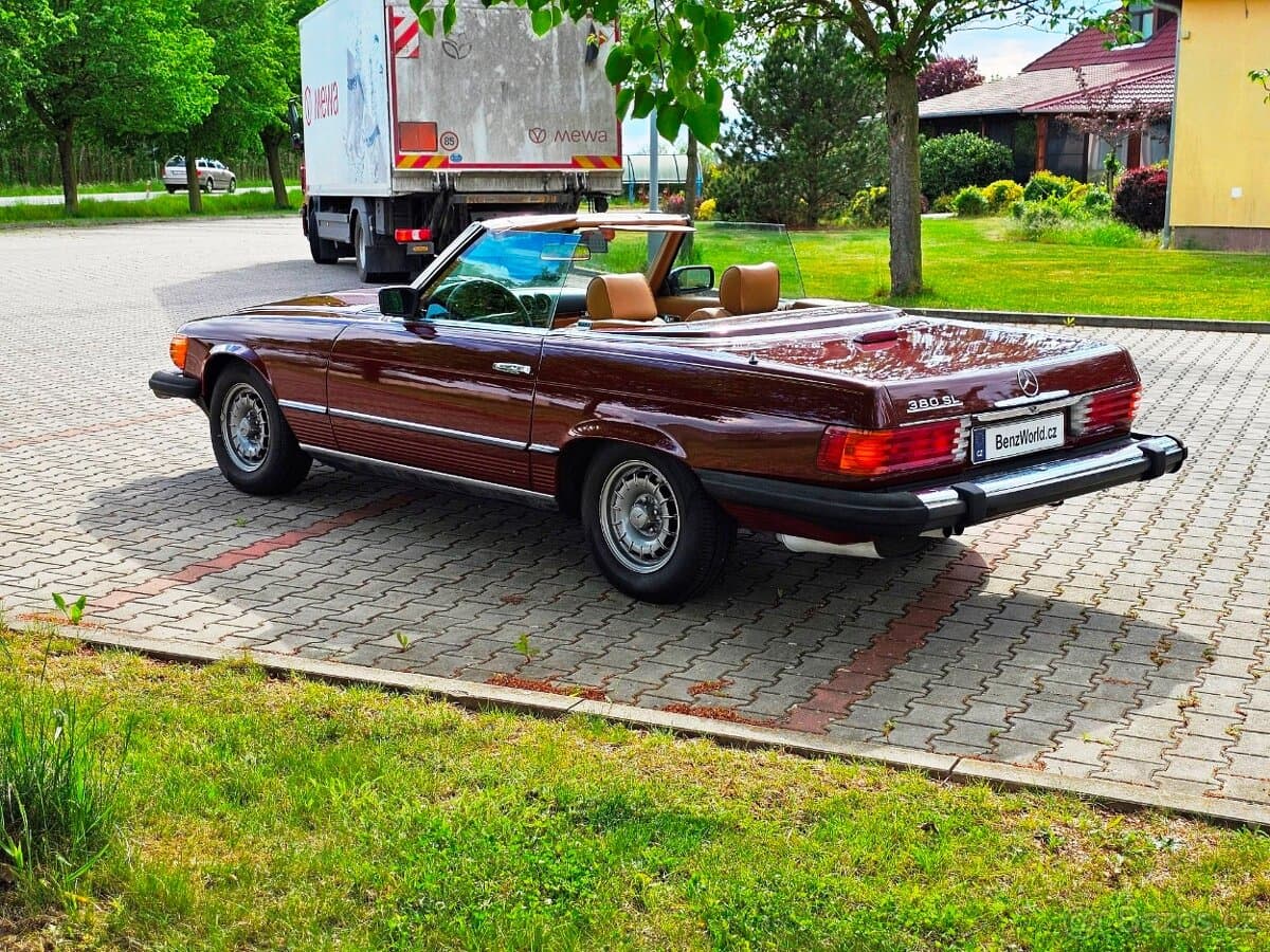 1981 Mercedes-Benz SL - 18