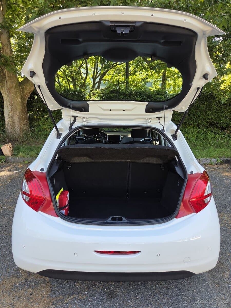 2013 Peugeot 208 - 18