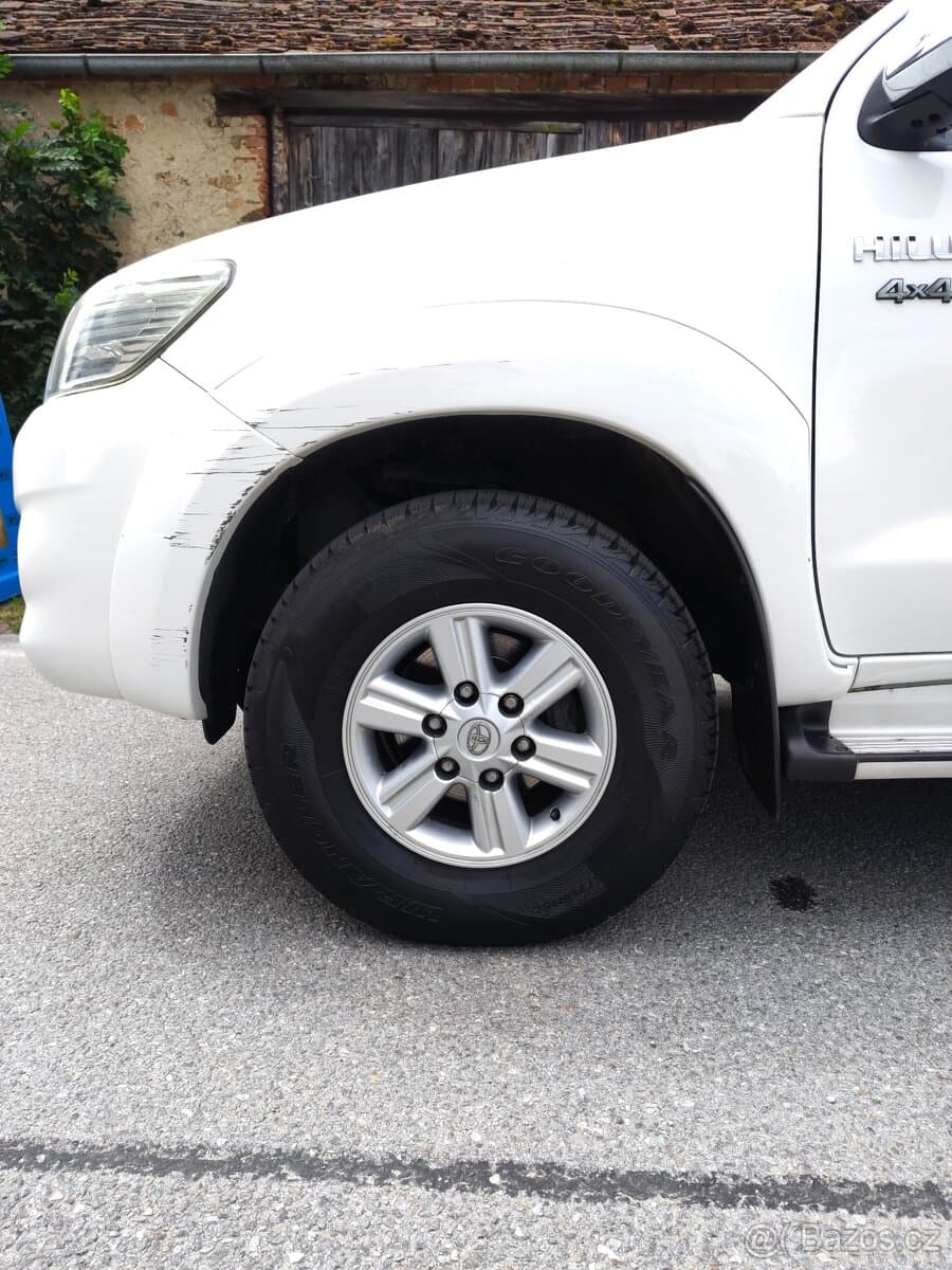 2012 Toyota HILUX - 18