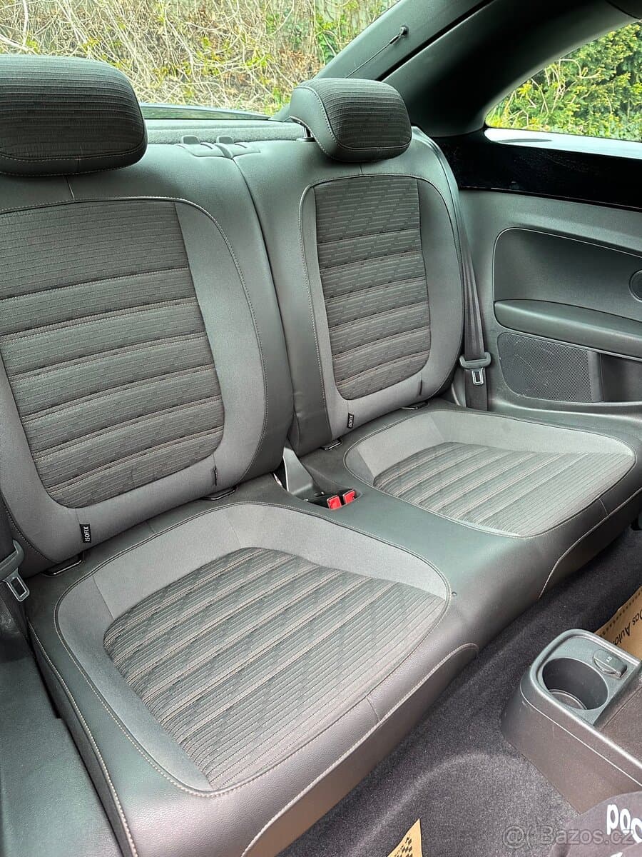 2013 Volkswagen BEETLE - 18
