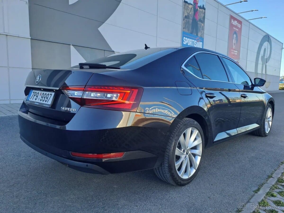 2020 Škoda SUPERB - 18