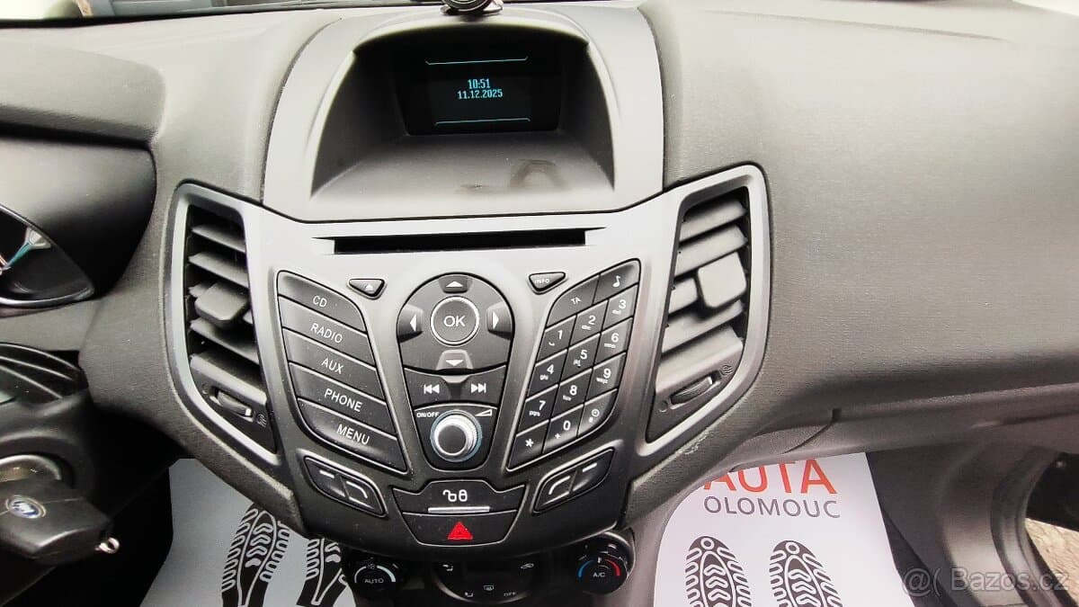 2015 Ford FIESTA - 18