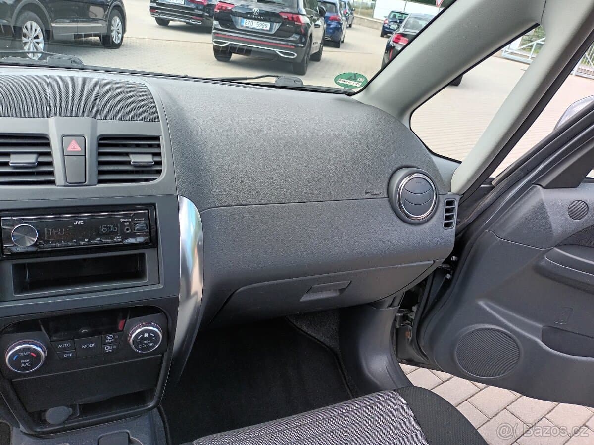 2011 Suzuki SX4 - 18