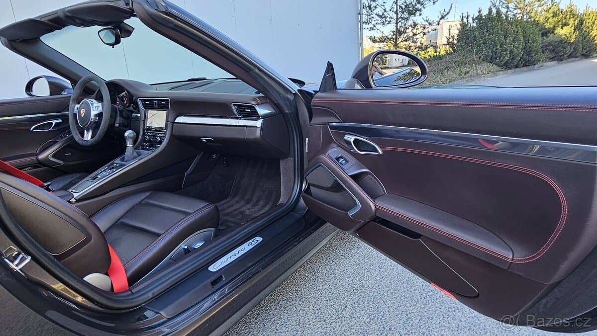 2013 Porsche 911 - 18