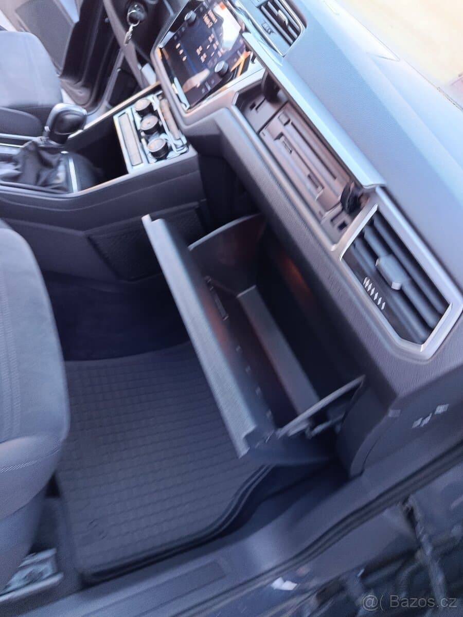 2018 Volkswagen TOURAN - 18