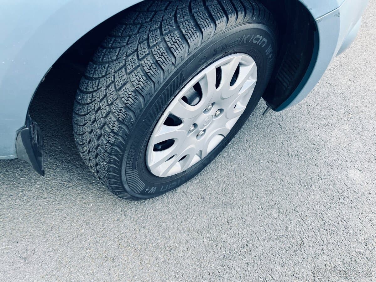 2010 Hyundai i20 - 18