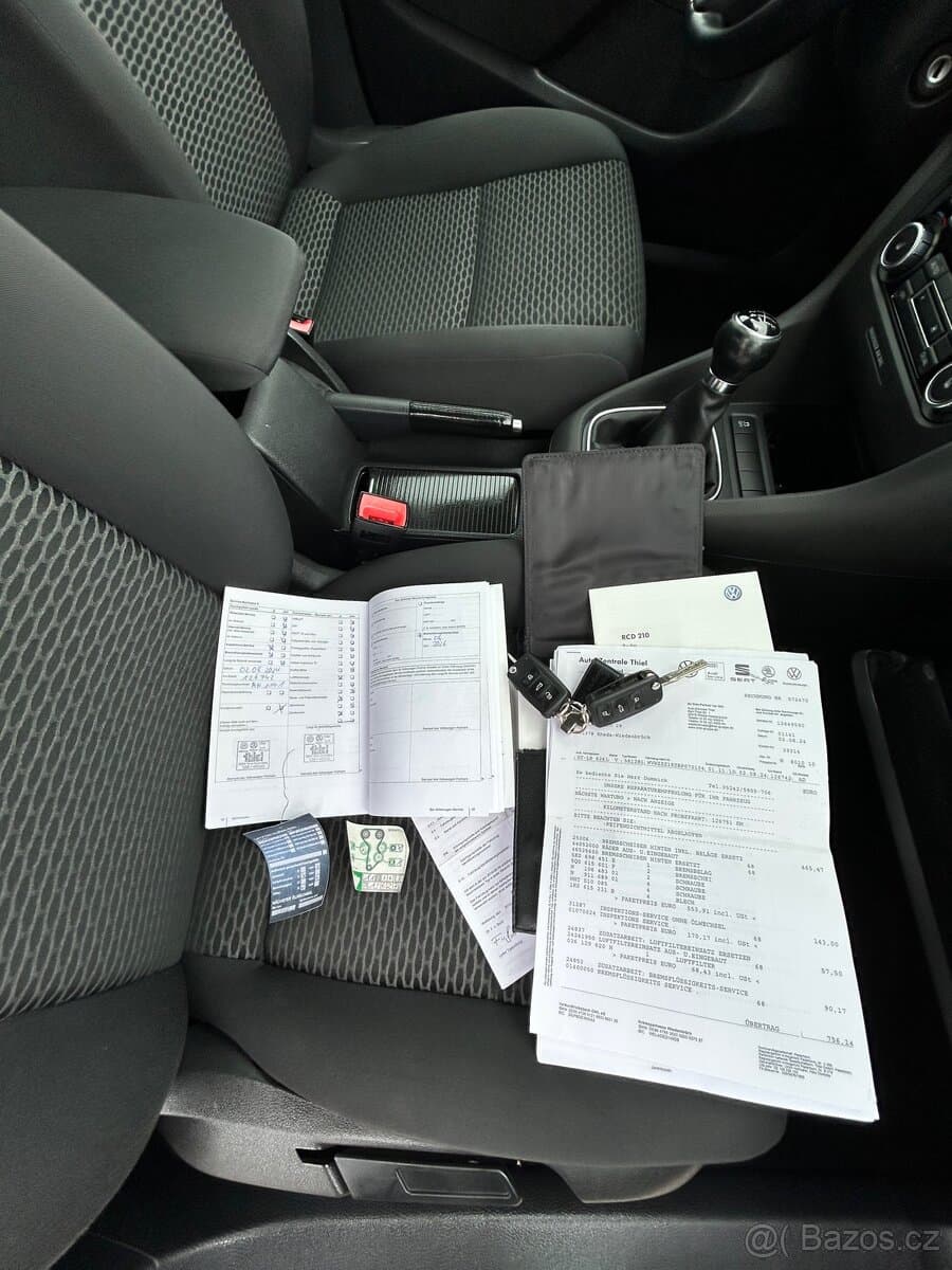 2010 Volkswagen GOLF - 18