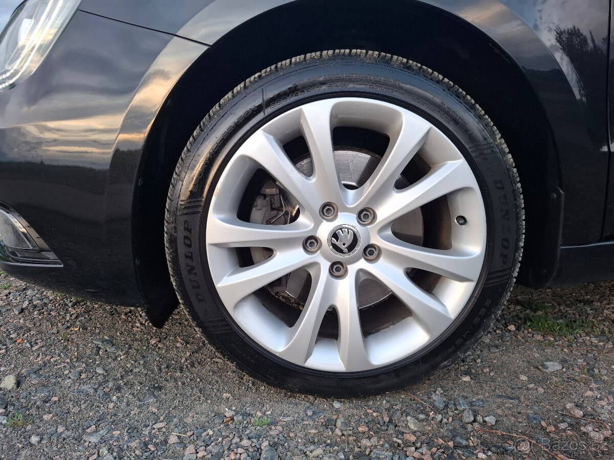 2015 Škoda SUPERB - 18
