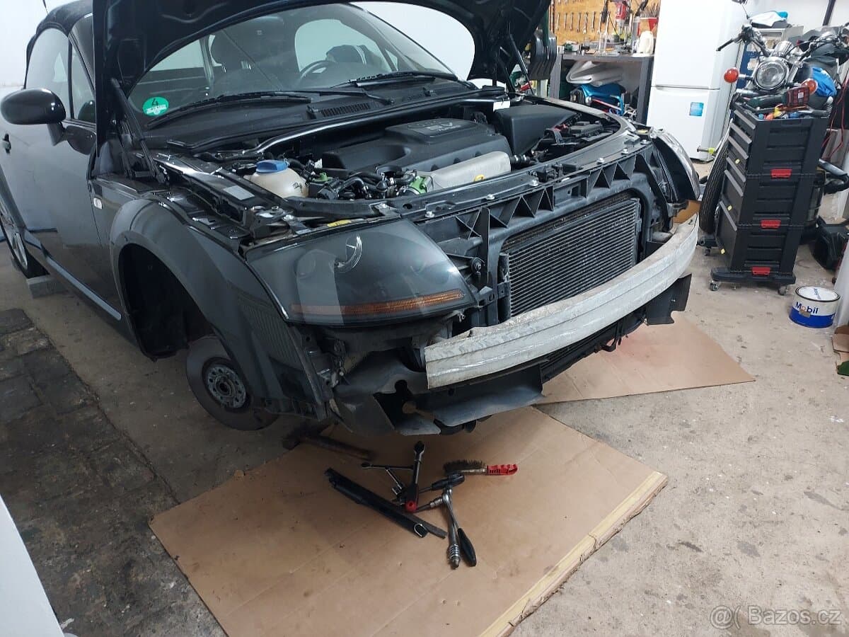 2003 Audi TT - 18