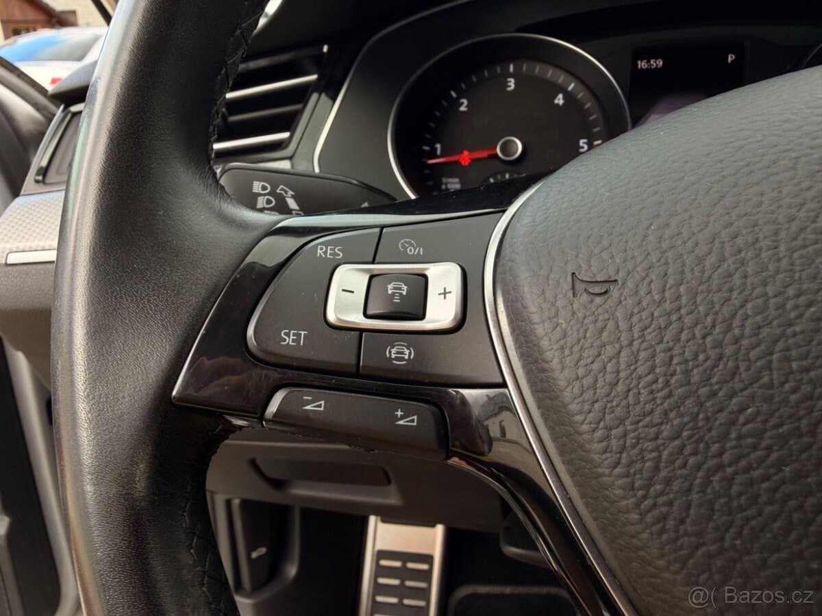 2019 Volkswagen PASSAT - 18