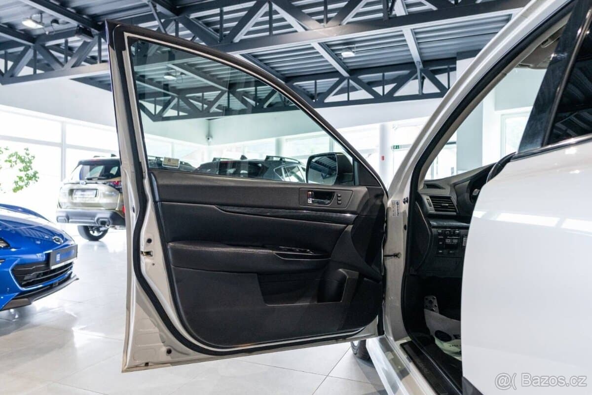 2010 Subaru LEGACY - 18
