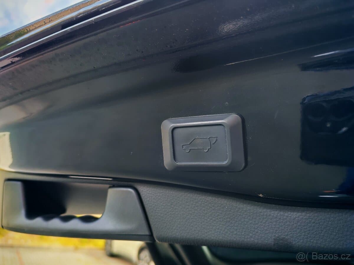 2023 Toyota RAV4 - 18