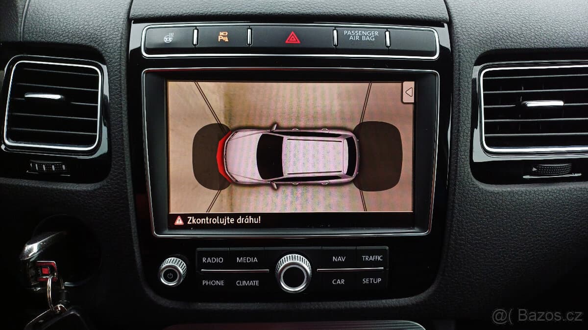 2016 Volkswagen TOUAREG - 18