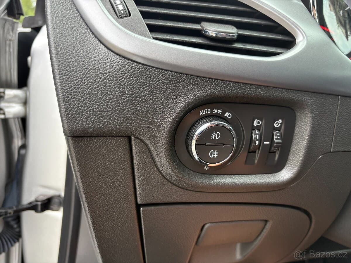 2019 Opel ASTRA - 18