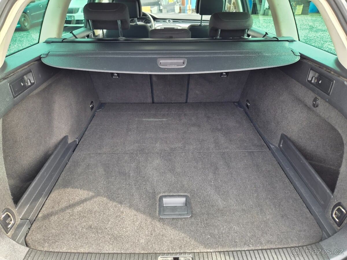 2015 Volkswagen PASSAT - 18