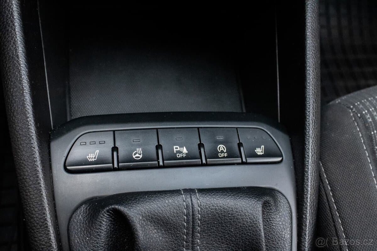 2019 Kia STONIC - 18