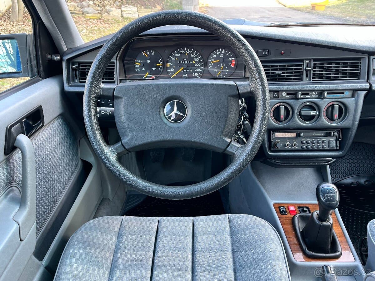 1990 Mercedes-Benz 190 - 18