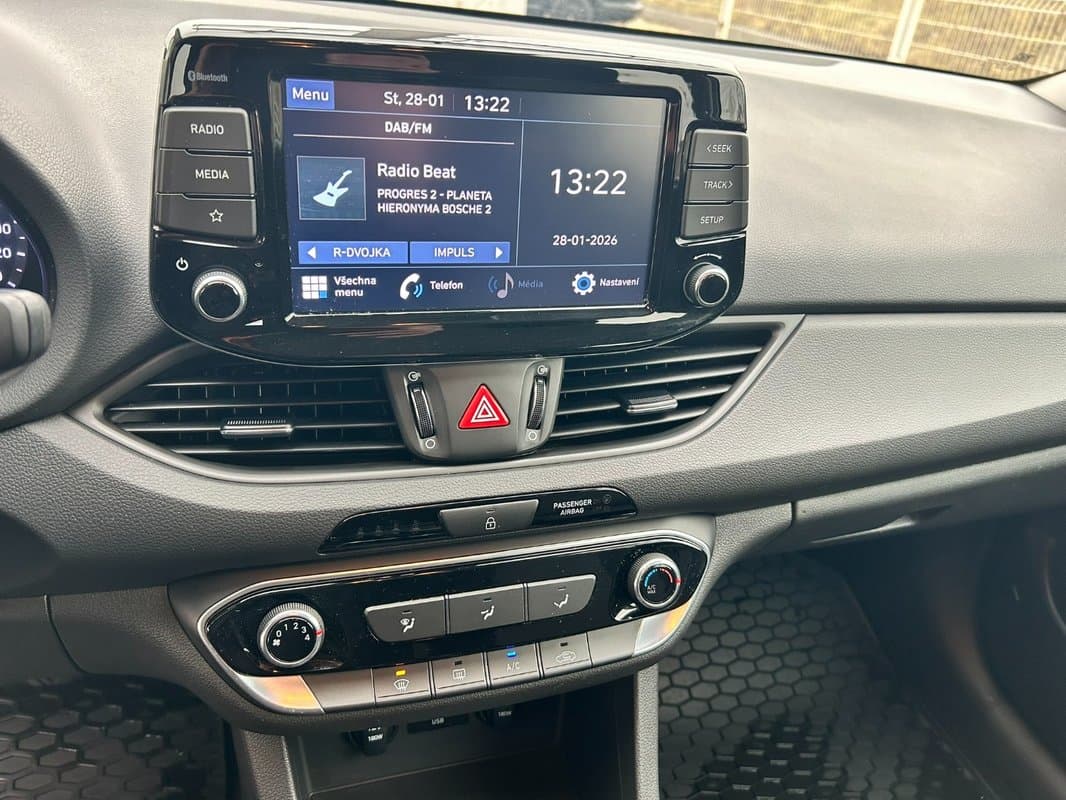 2022 Hyundai i30 - 18