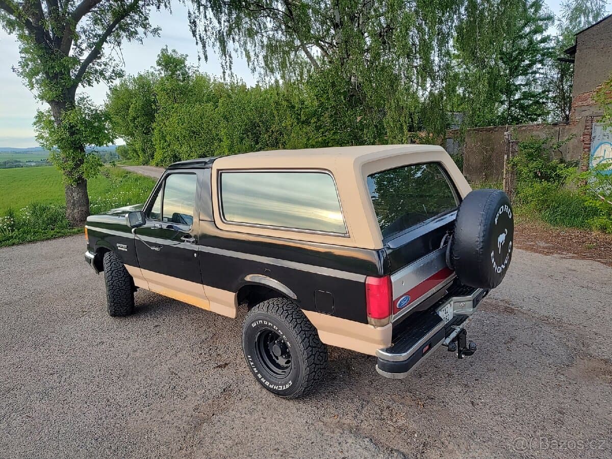 1990 Ford BRONCO - 18