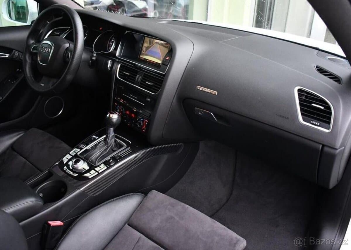 2010 Audi RS5 - 18