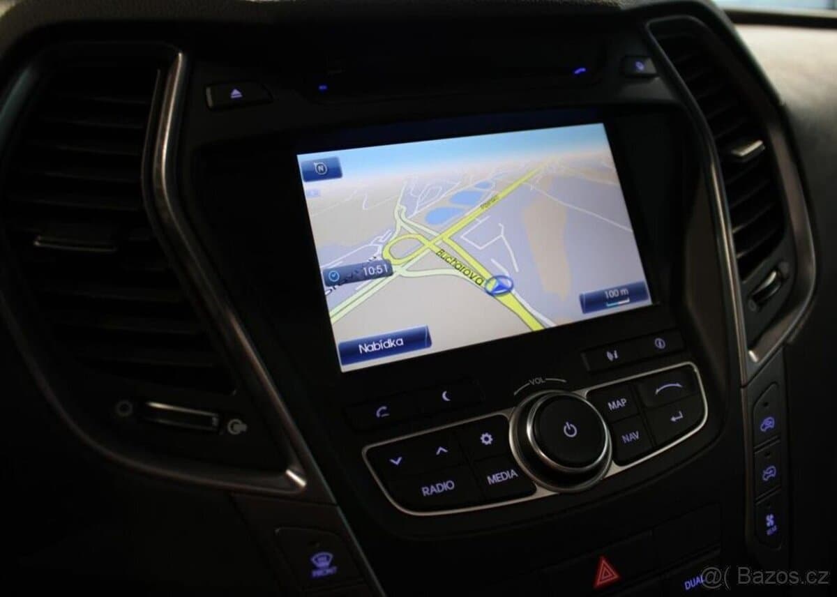 2016 Hyundai SANTA FE - 18
