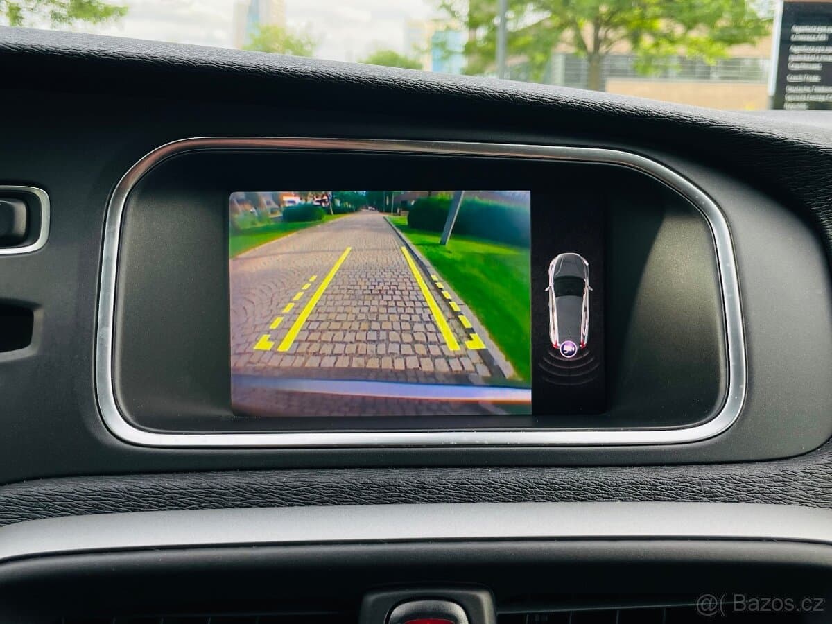 2018 Volvo V40 - 18