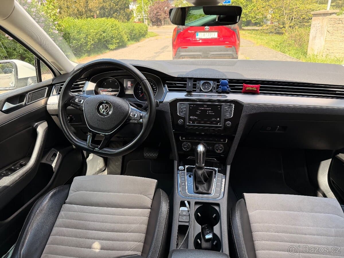 2016 Volkswagen PASSAT - 18