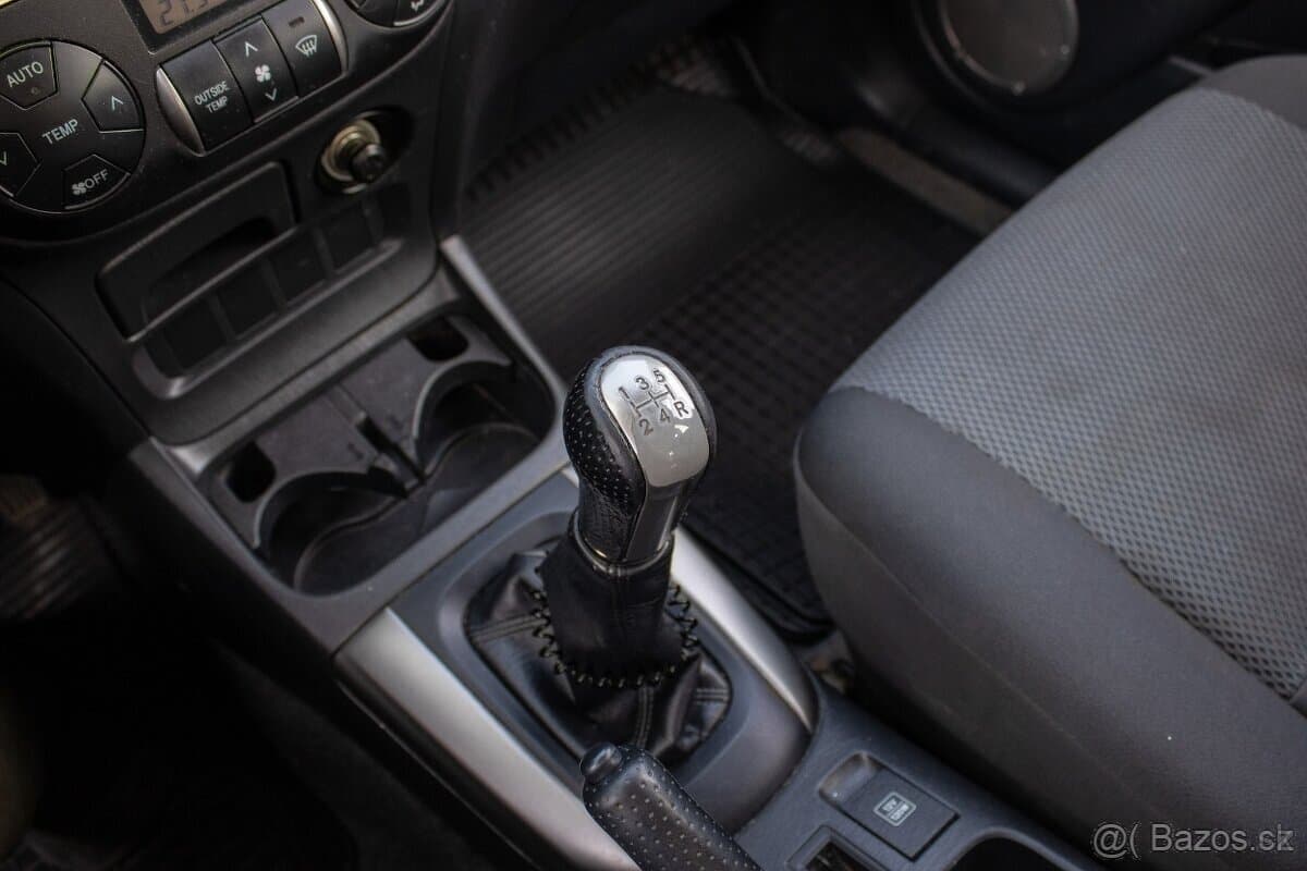 2005 Toyota RAV4 - 18