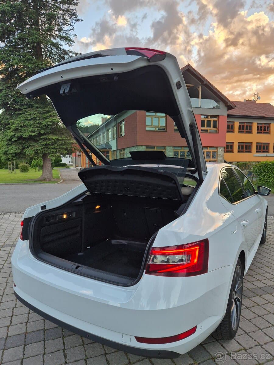 Škoda SUPERB - 18