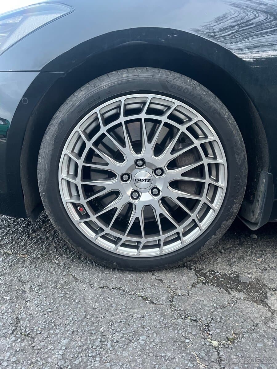 Hyundai GENESIS - 18