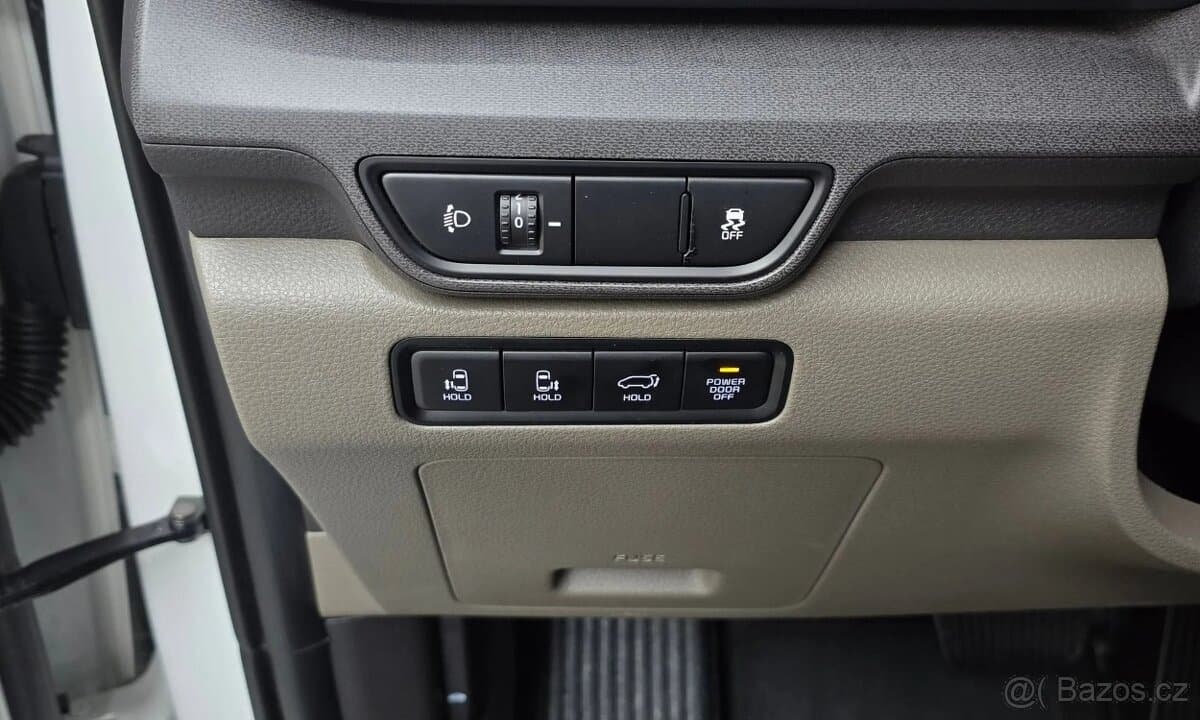 2024 Kia CARNIVAL - 18
