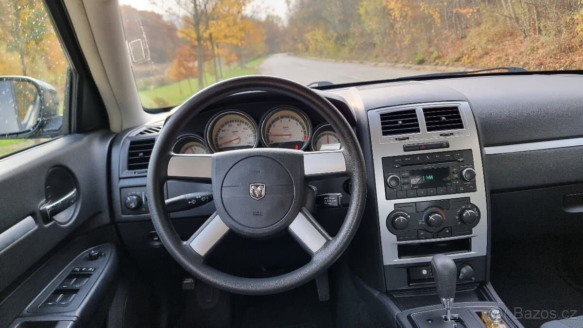 2010 Dodge CHARGER - 18