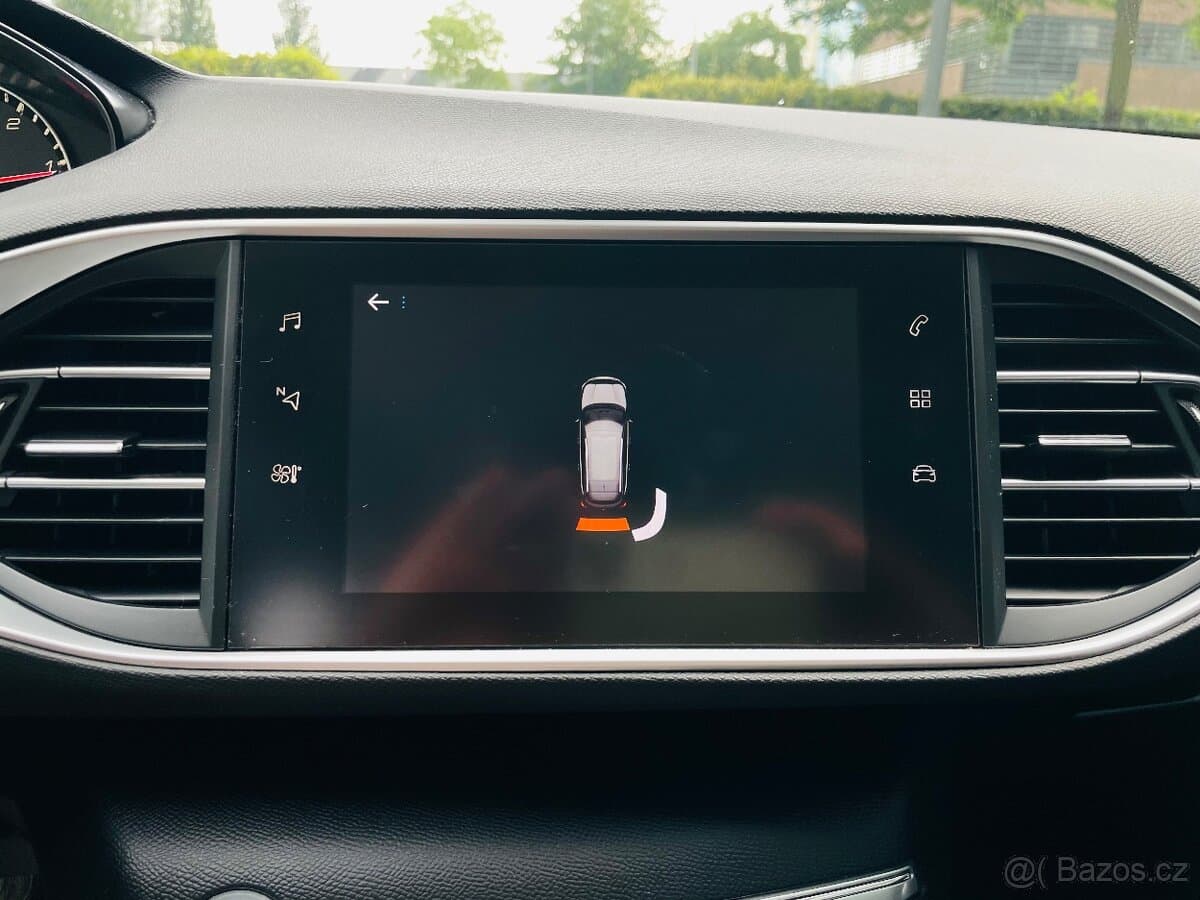 2020 Peugeot 308 - 18