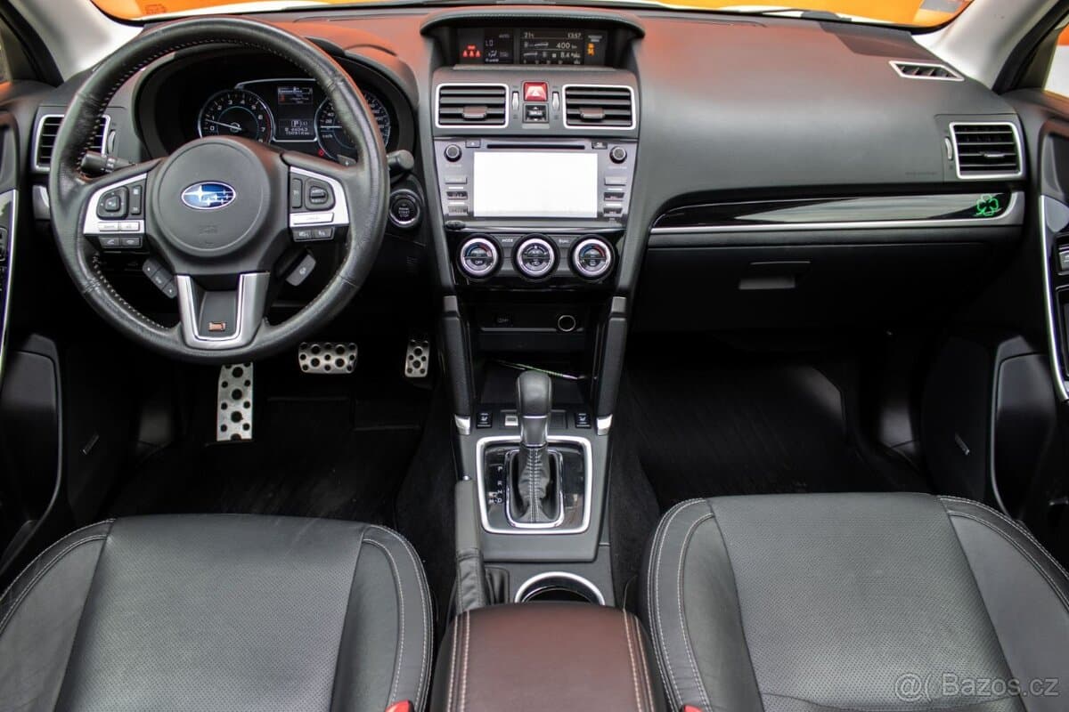 2018 Subaru FORESTER - 18