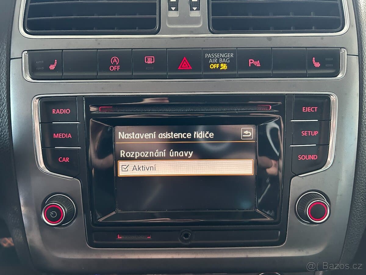 2015 Volkswagen POLO - 18