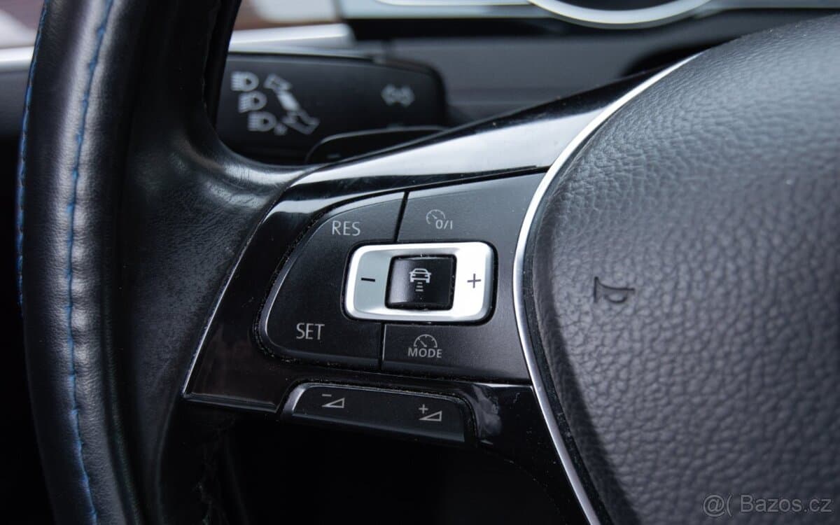 2016 Volkswagen PASSAT - 18