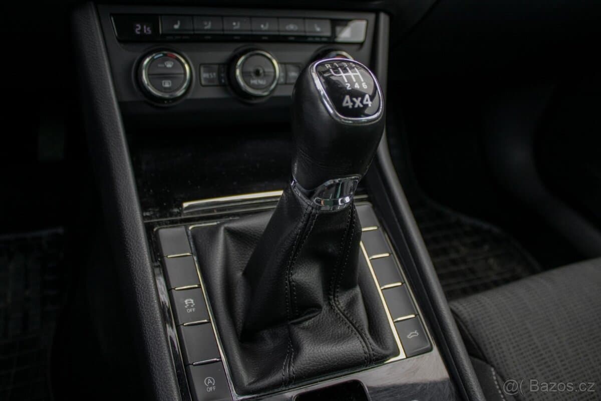 2016 Škoda SUPERB - 18