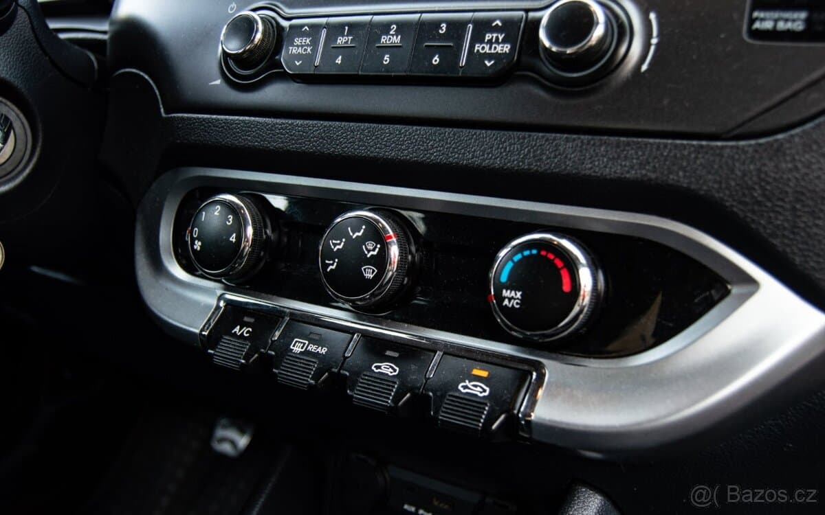 2014 Kia RIO - 18