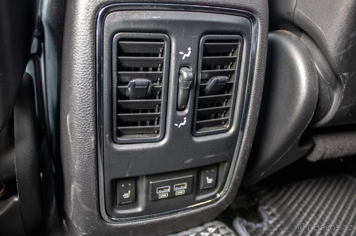 2015 Jeep CHEROKEE - 18