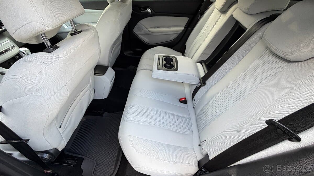 2016 Peugeot 308 - 18