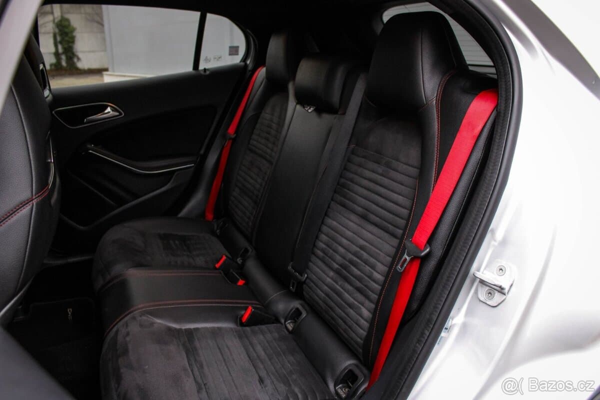 2016 Mercedes-Benz GLA - 18