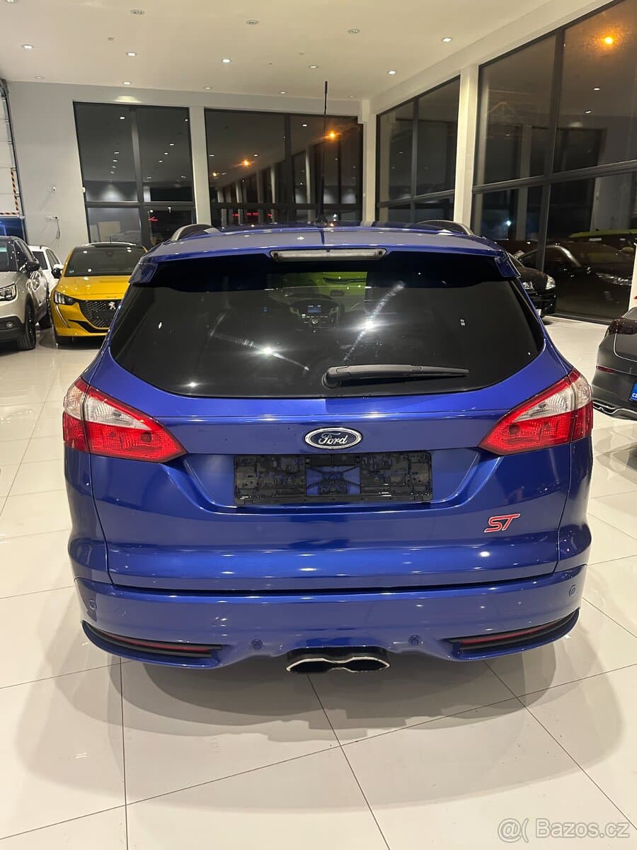 2013 Ford FOCUS - 18