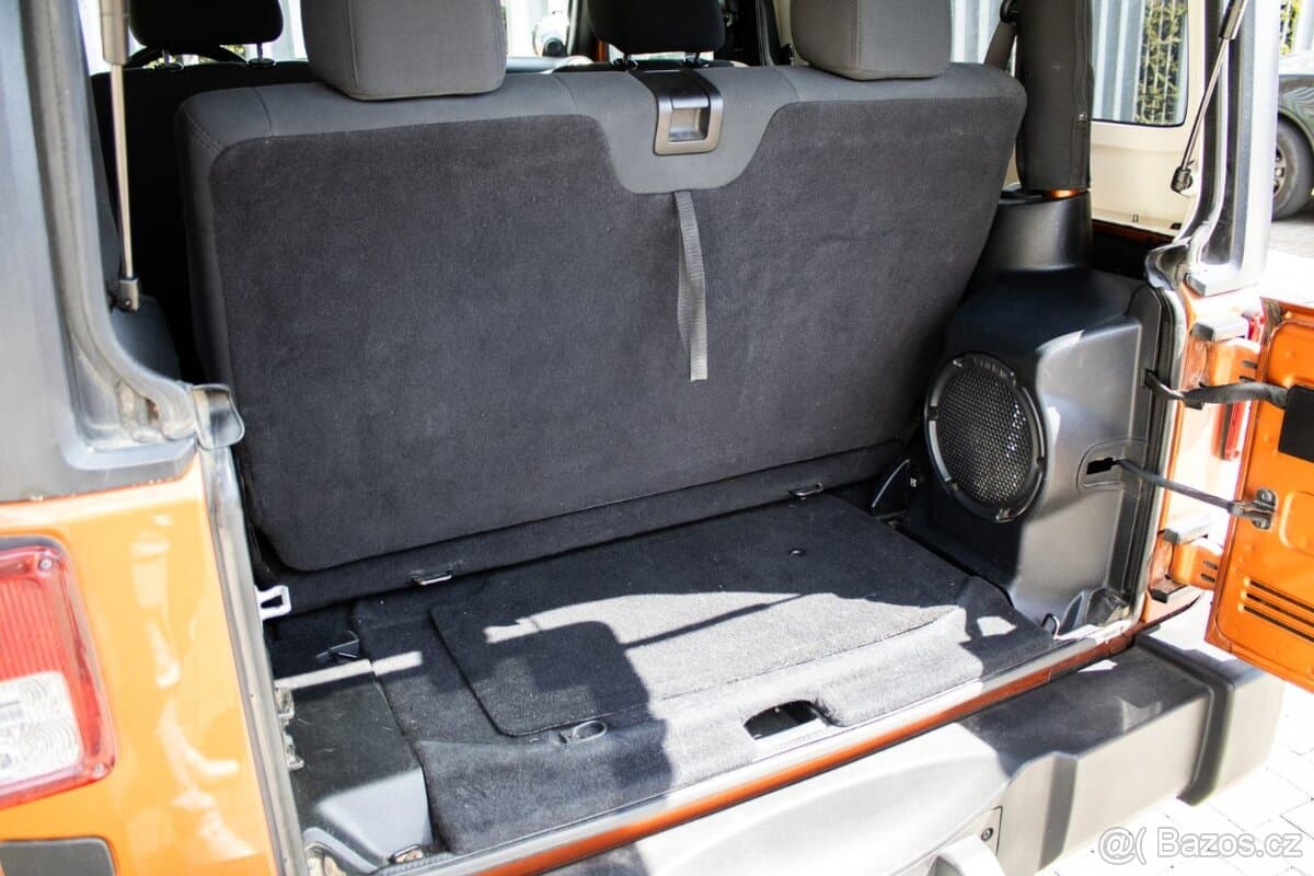 2011 Jeep WRANGLER - 18