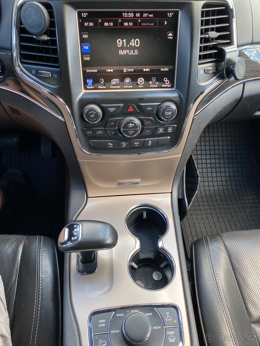 2015 Jeep CHEROKEE - 18