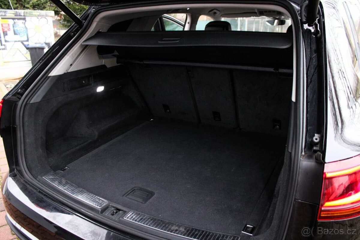 2018 Volkswagen TOUAREG - 18