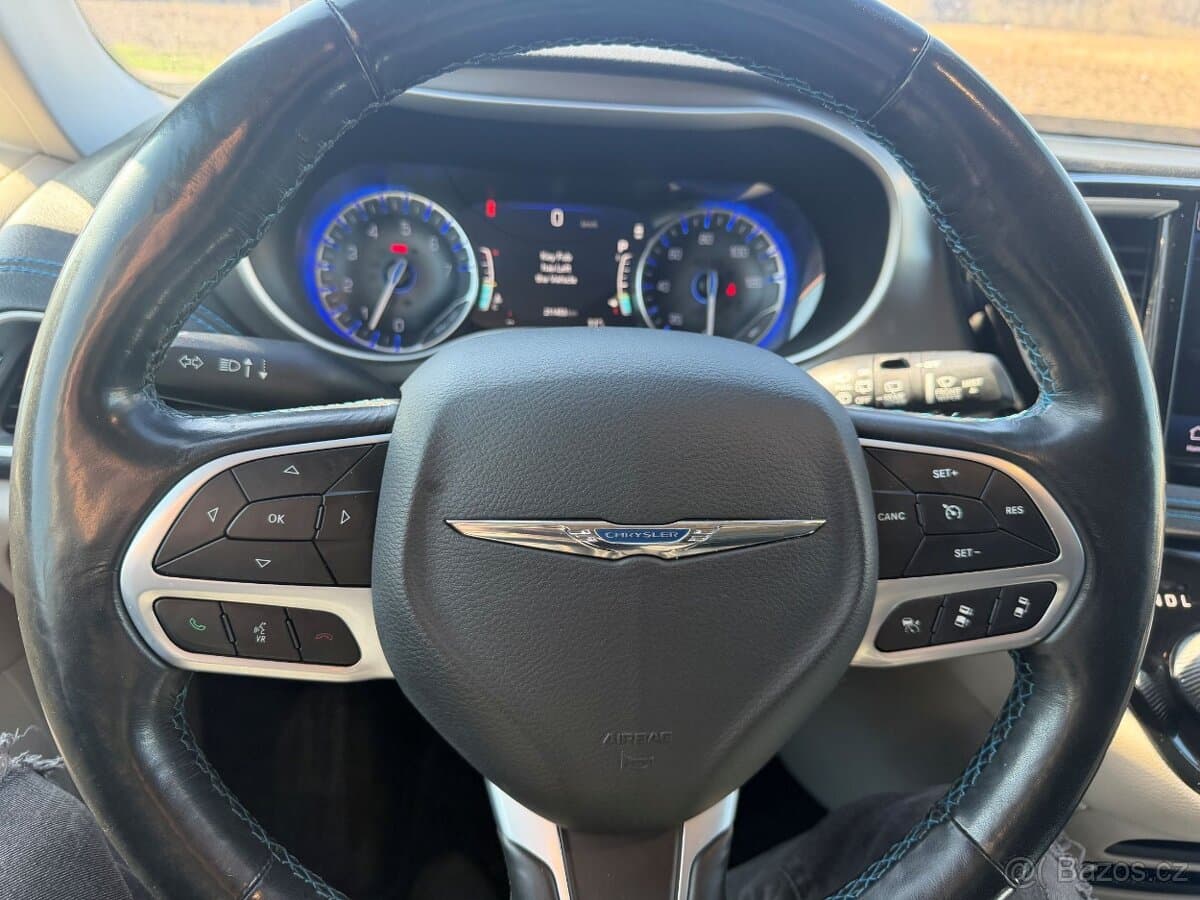 Chrysler PACIFICA - 18